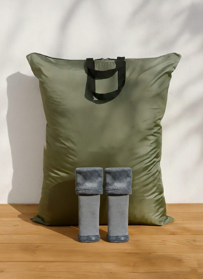 In this deal, You get 4 bags and pair of knee warmer